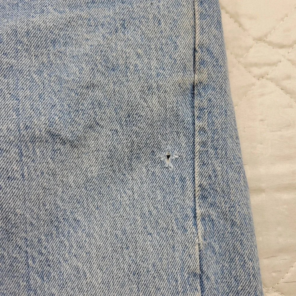 berkley‎ jensen stained and distressed blue jeans size 30X29